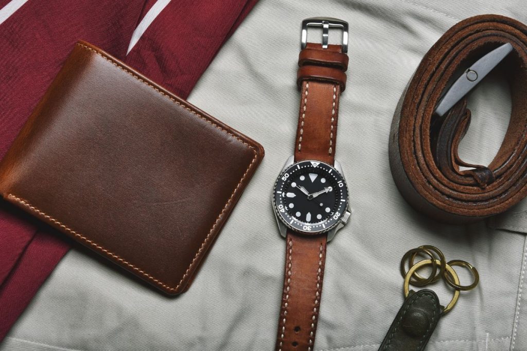 The idea is to partner a watch ecommerce and a leather strap ecommerce.